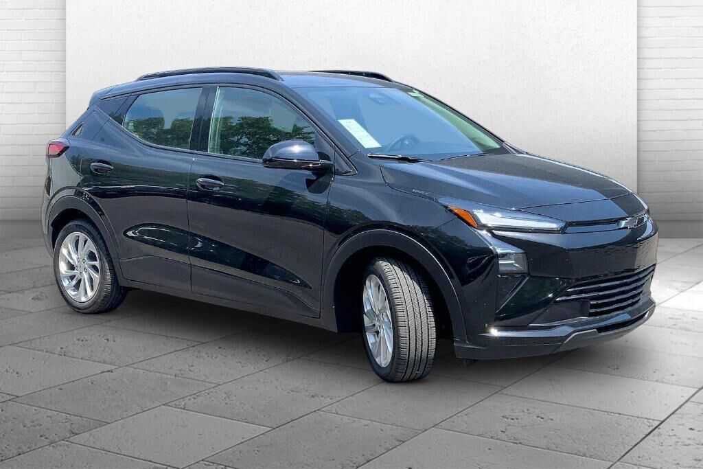 2027 Chevrolet Bolt in Kansas City, MO