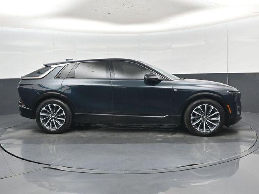 2024 Cadillac LYRIQ