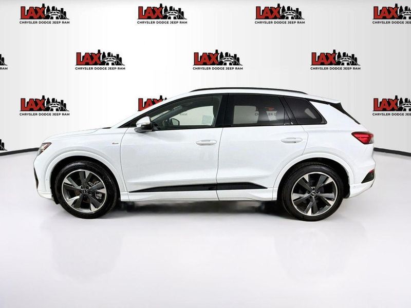 2024 Audi Q4 e-tron in Inglewood, CA