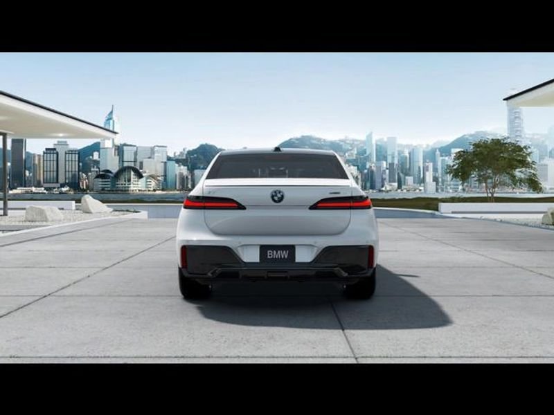 2024 BMW i7 in Merriam, KS