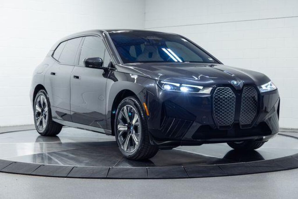 2024 BMW iX in Saint Louis, MO