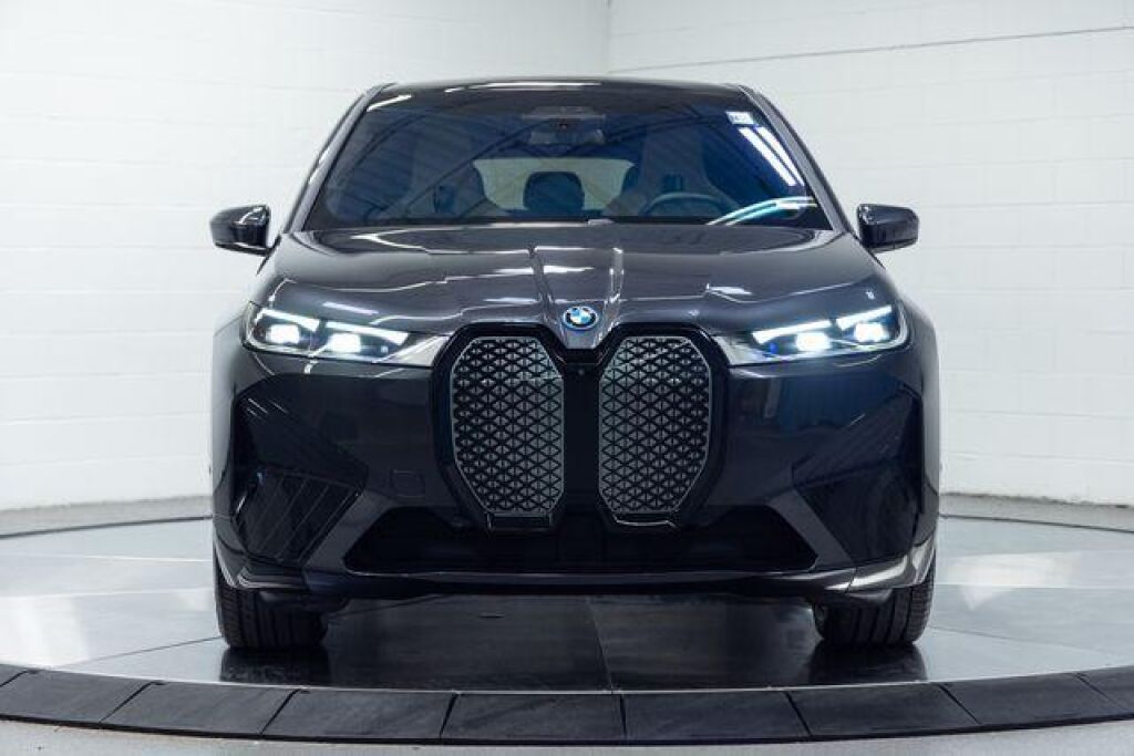 2024 BMW iX in Saint Louis, MO