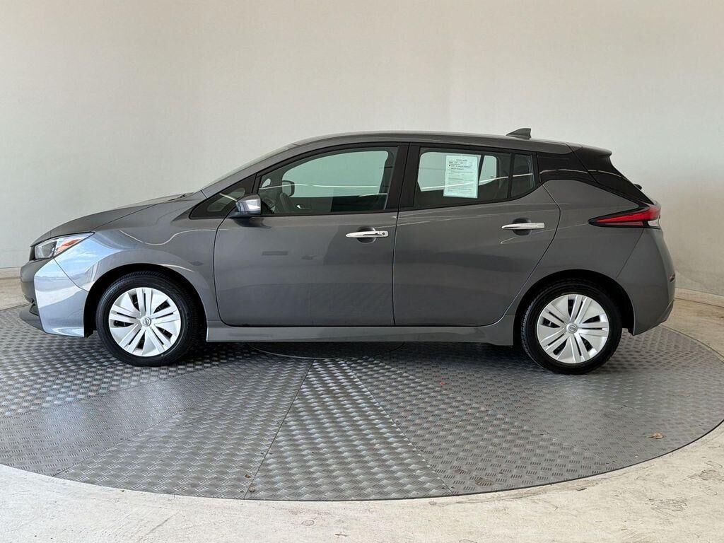 2025 Nissan Leaf