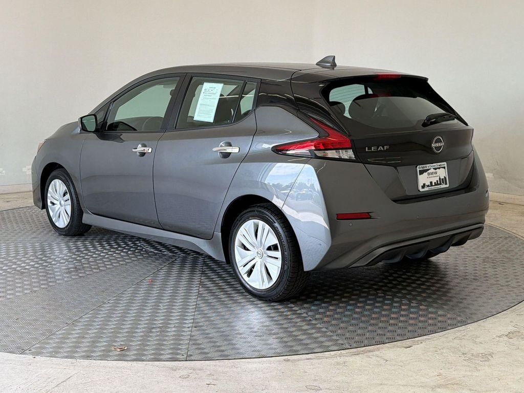 2025 Nissan Leaf