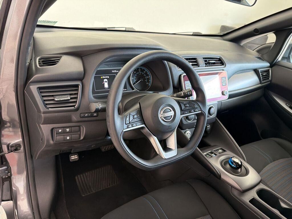 2025 Nissan Leaf