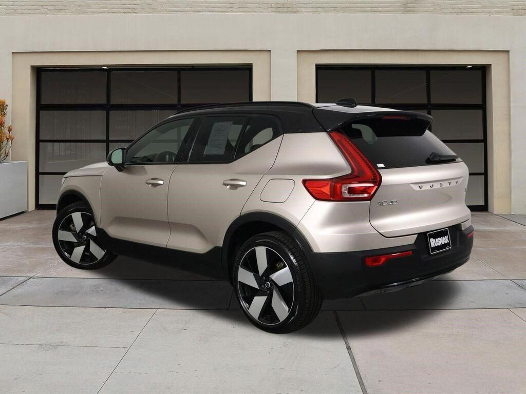 2023 Volvo XC40
