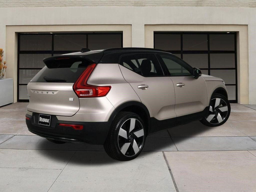 2023 Volvo XC40