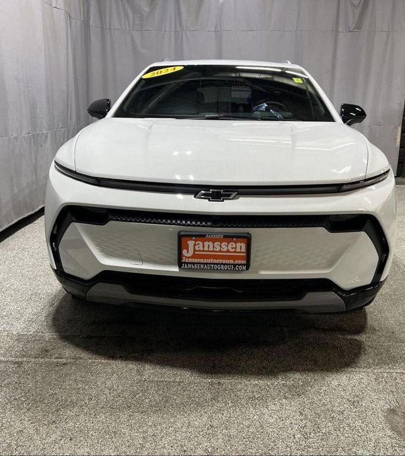 2024 Chevrolet Equinox EV in Holdrege, NE