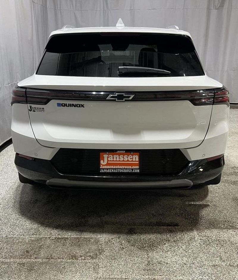 2024 Chevrolet Equinox EV in Holdrege, NE