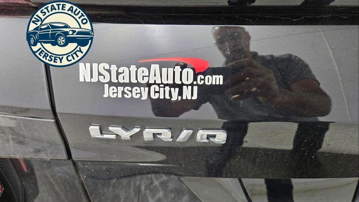 undefined. Enlarge image 32