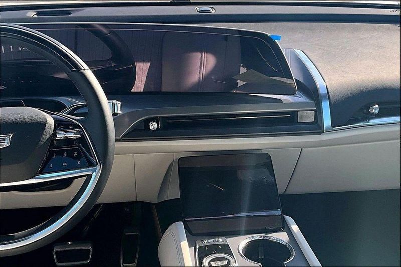 2026 Cadillac VISTIQ in Topeka, KS