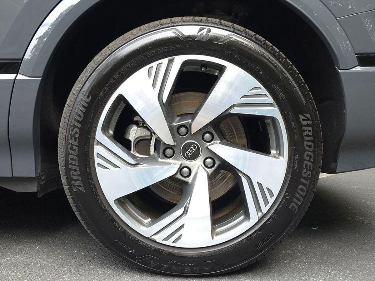 undefined. Enlarge image 100