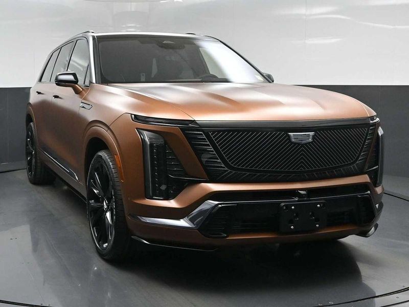 2027 Cadillac VISTIQ in Great Neck, NY