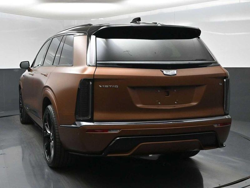 2027 Cadillac VISTIQ in Great Neck, NY