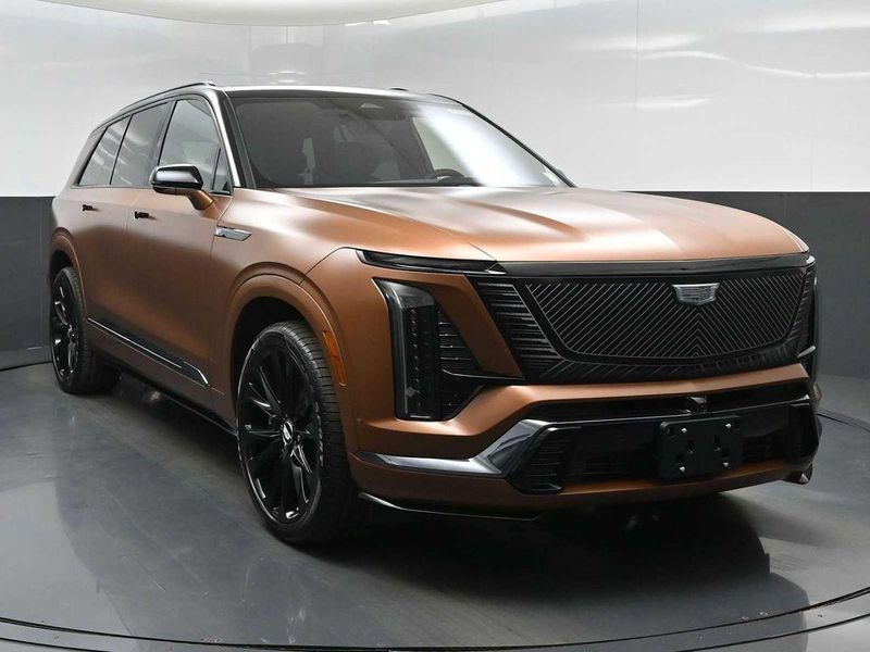 2027 Cadillac VISTIQ in Great Neck, NY