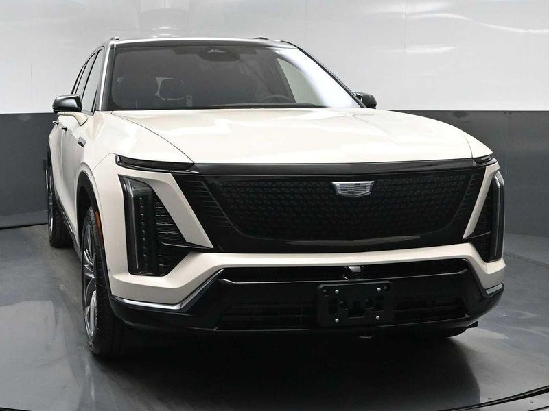 2027 Cadillac VISTIQ in Great Neck, NY