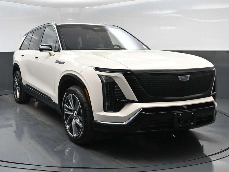 2027 Cadillac VISTIQ in Great Neck, NY