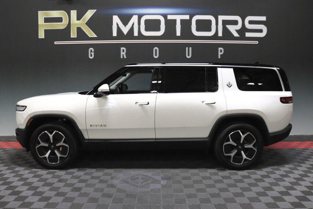 2023 Rivian R1S