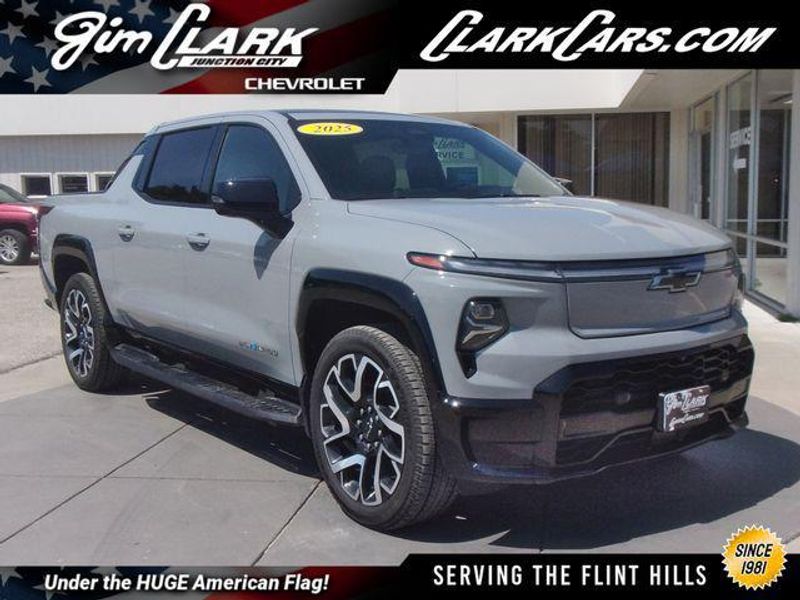 2025 Chevrolet Silverado EV in Junction City, KS