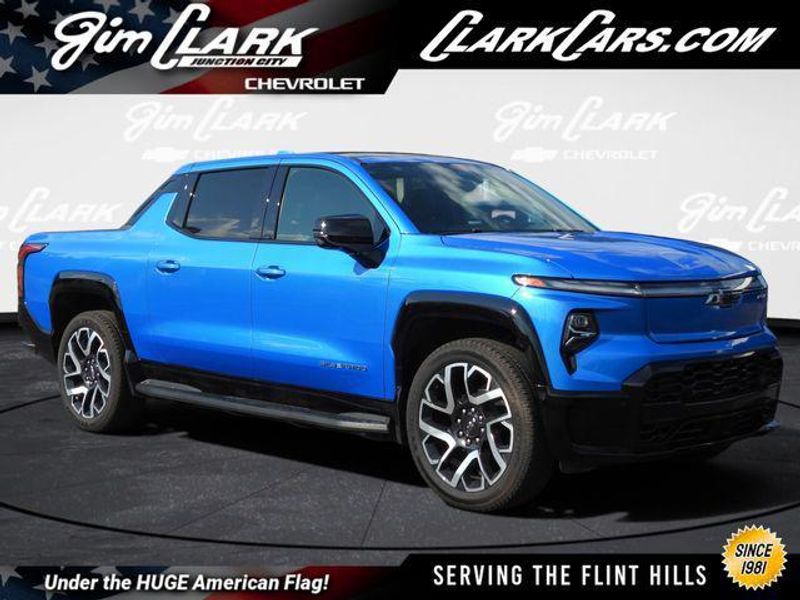 2025 Chevrolet Silverado EV in Junction City, KS