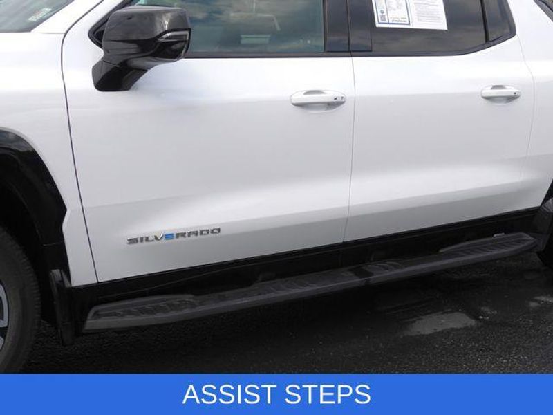 2025 Chevrolet Silverado EV in Junction City, KS