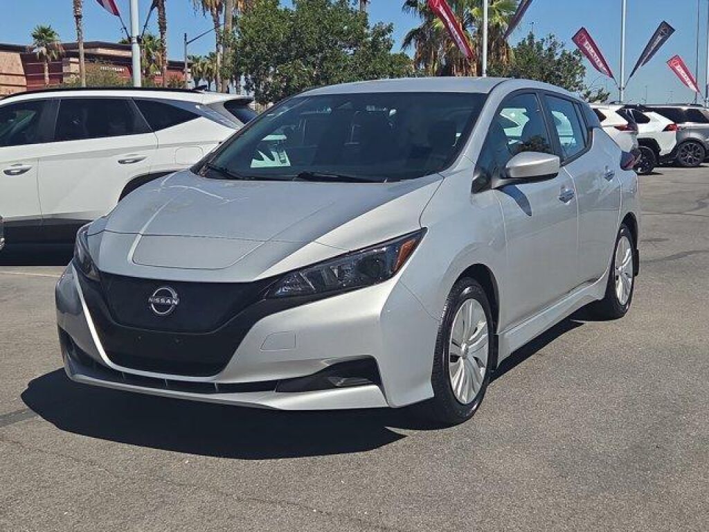 2025 Nissan Leaf