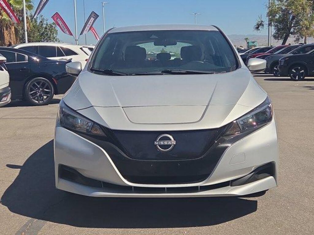 2025 Nissan Leaf