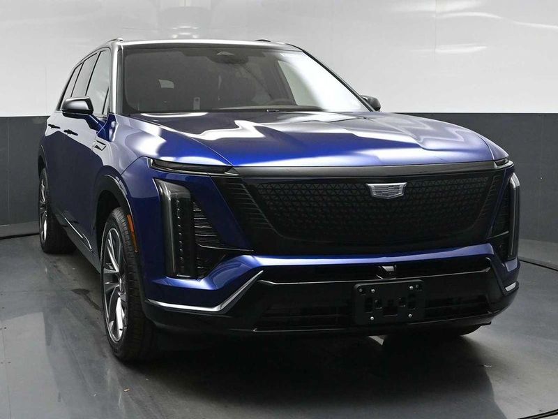 2027 Cadillac VISTIQ in Great Neck, NY
