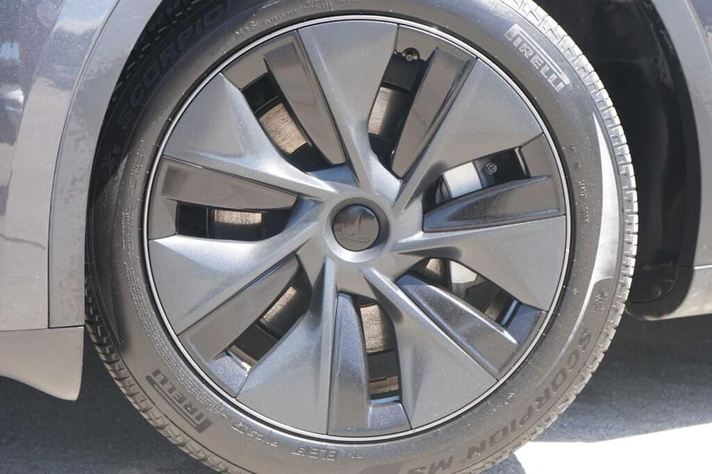 2025 Tesla Model Y