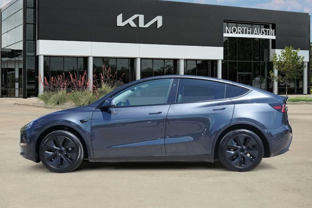 2025 Tesla Model Y