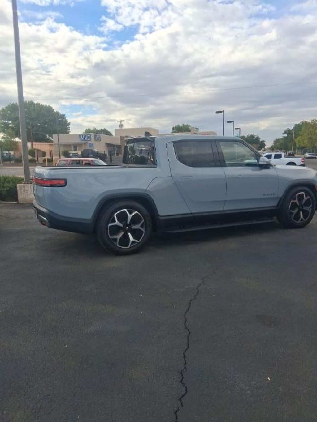 2024 Rivian R1T