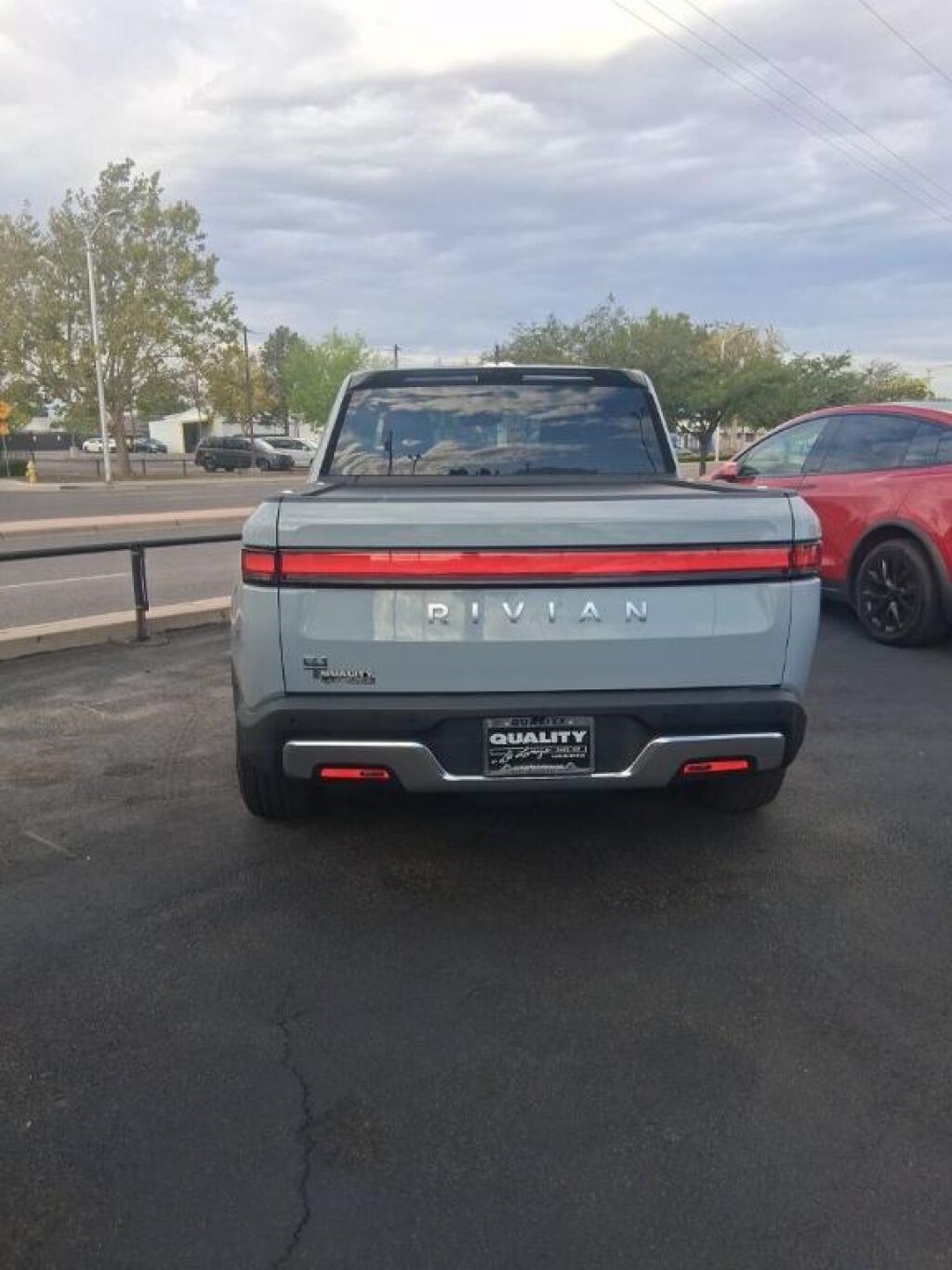 2024 Rivian R1T