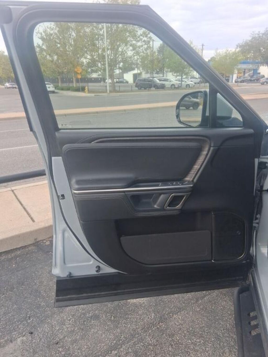 2024 Rivian R1T