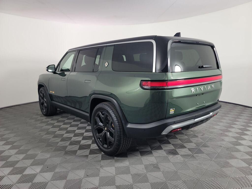 2022 Rivian R1S