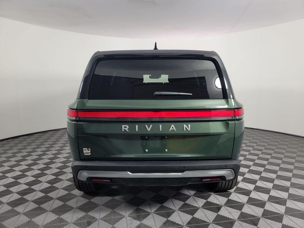 2022 Rivian R1S