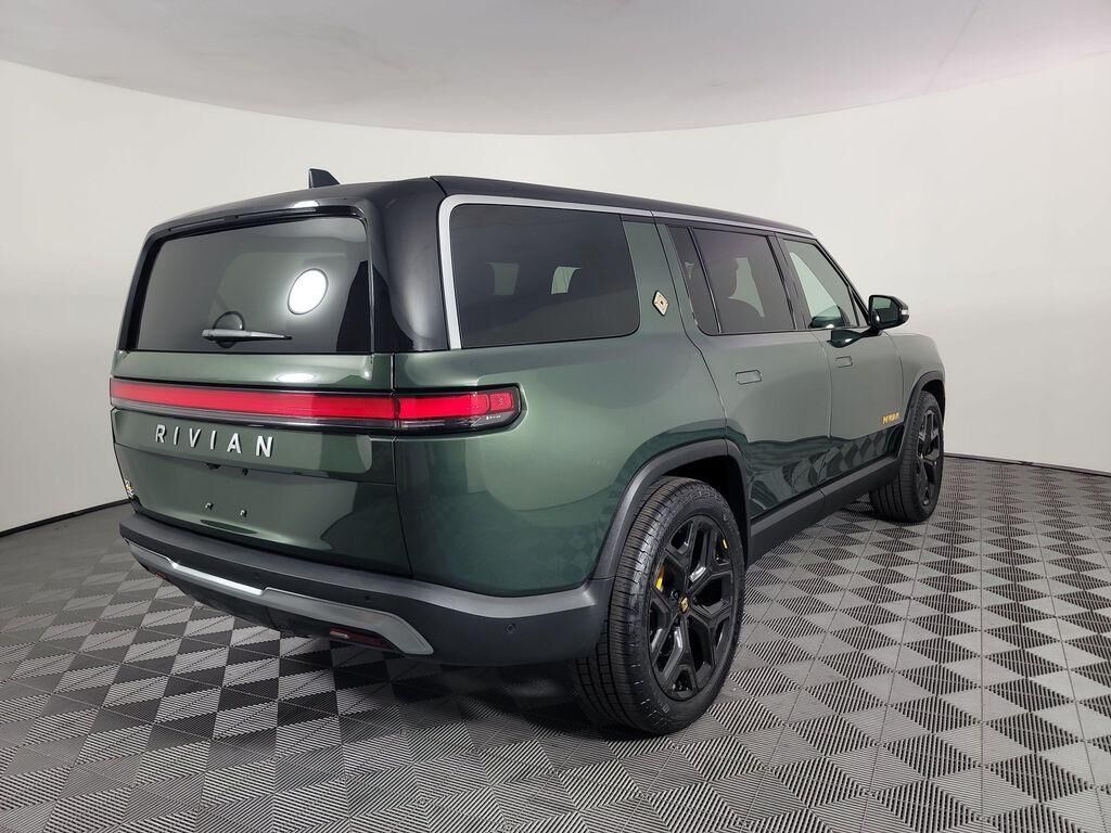 2022 Rivian R1S