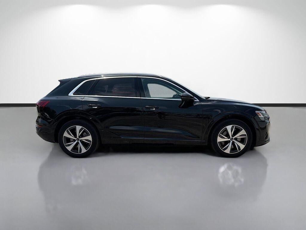 2024 Audi Q8 e-tron