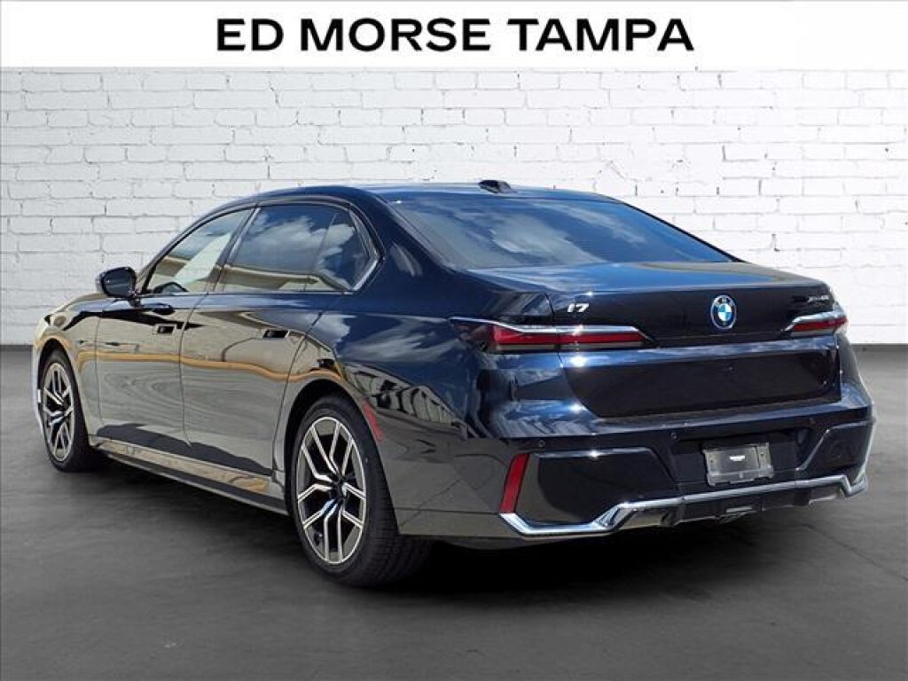 2023 BMW i7 in Tampa, FL