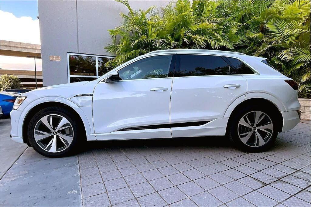 2024 Audi Q8 e-tron