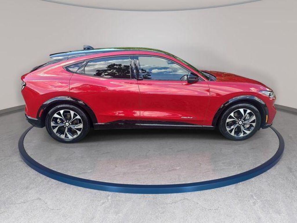 2022 Ford Mustang Mach-E