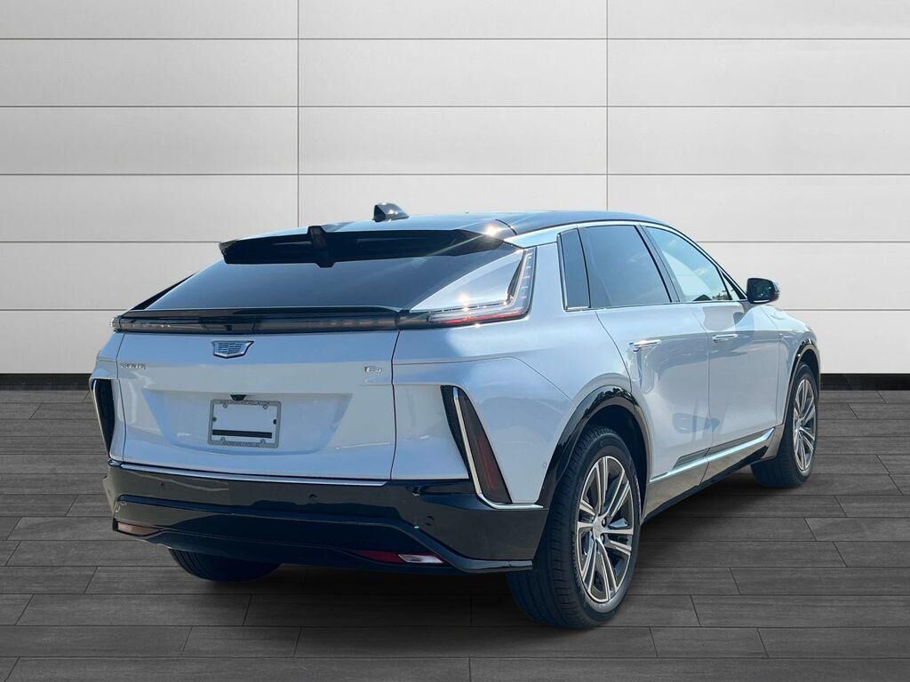 2027 Cadillac LYRIQ