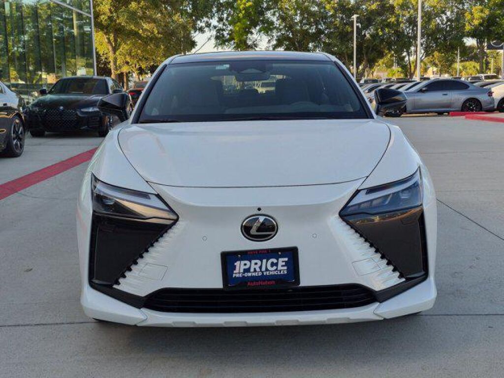 2023 Lexus RZ