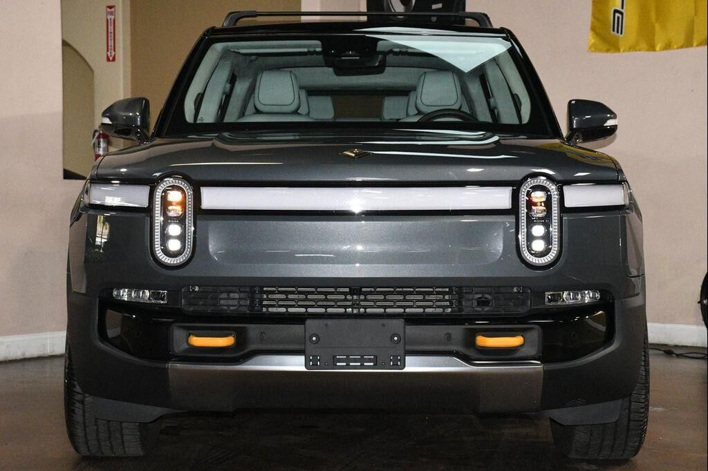 2023 Rivian R1S