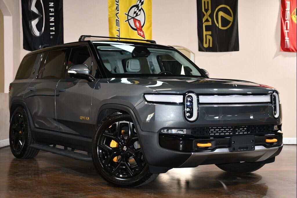 2023 Rivian R1S