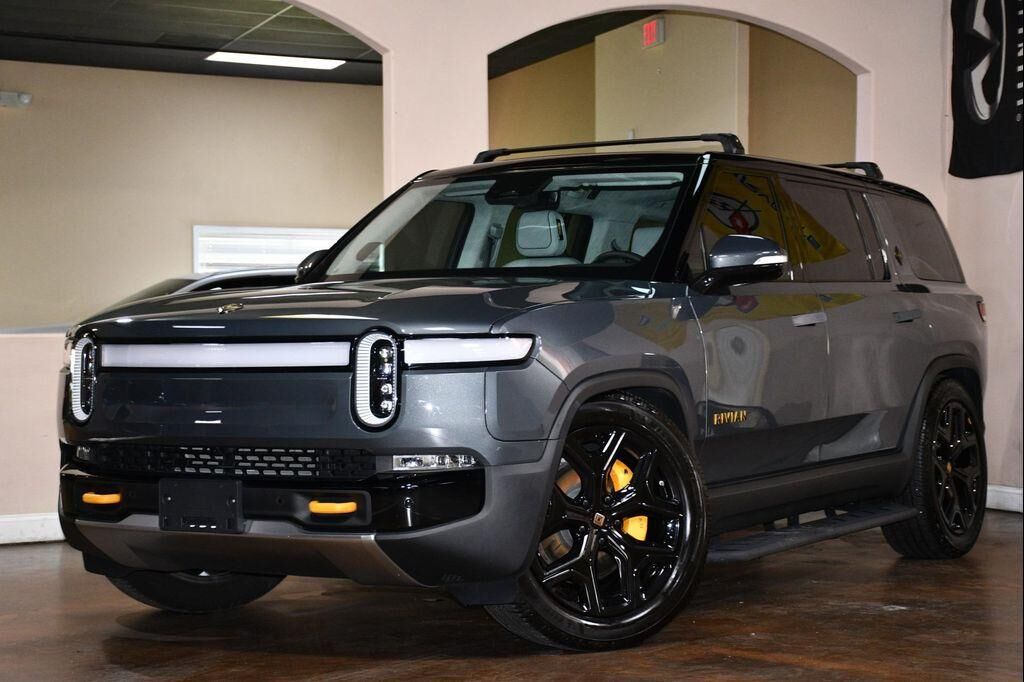 2023 Rivian R1S