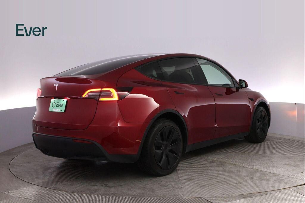 2025 Tesla Model Y