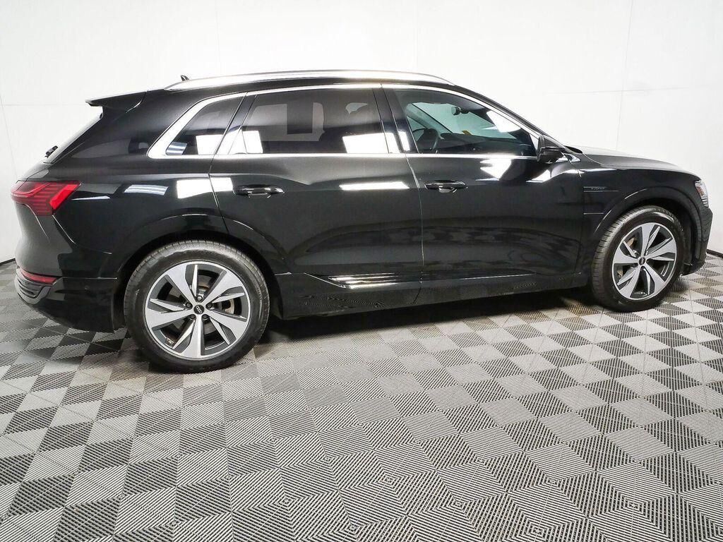 2024 Audi Q8 e-tron