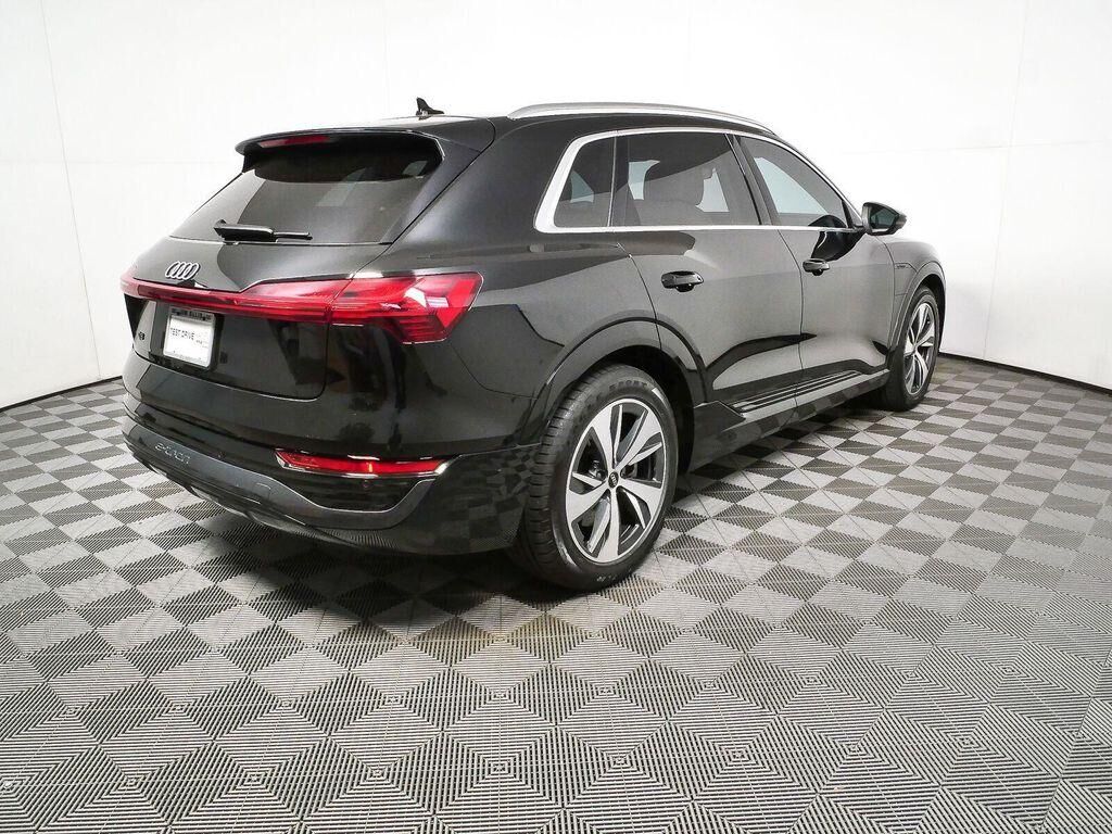 2024 Audi Q8 e-tron