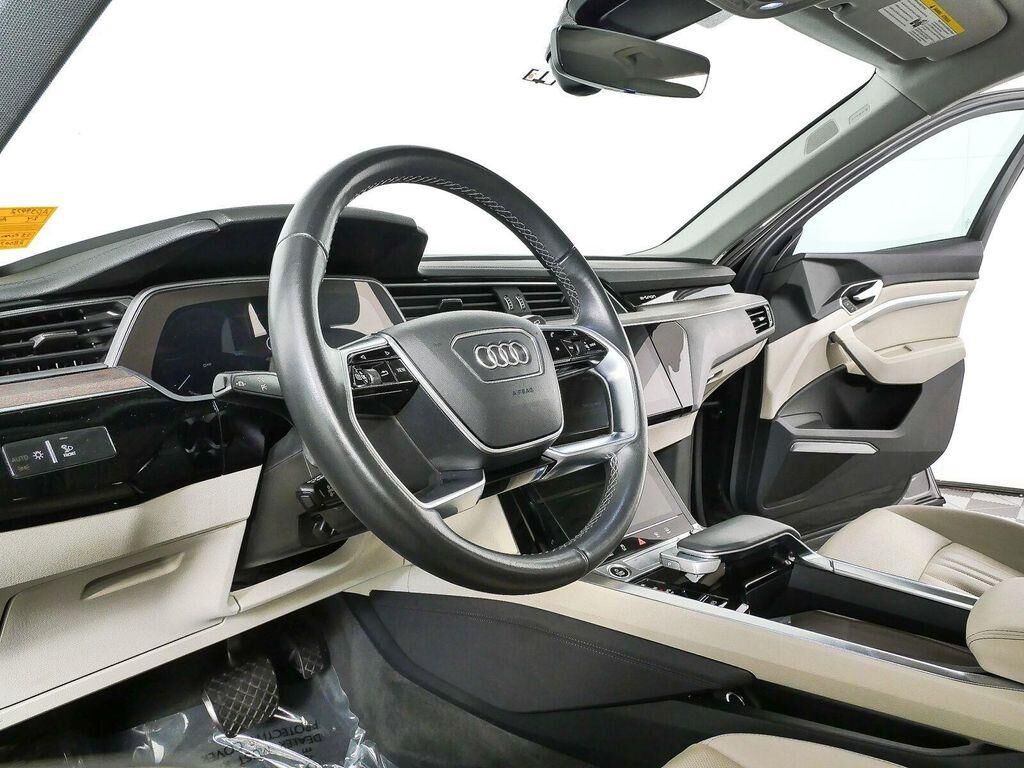 2024 Audi Q8 e-tron