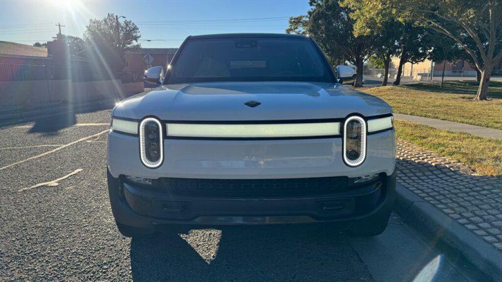 2023 Rivian R1S